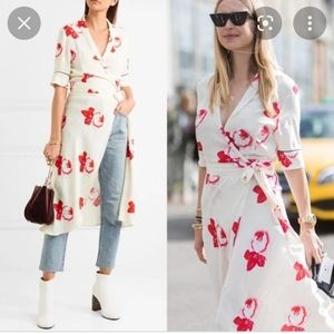 GANNI Harley crepe vanilla ice wrap floral size medium 38 dress